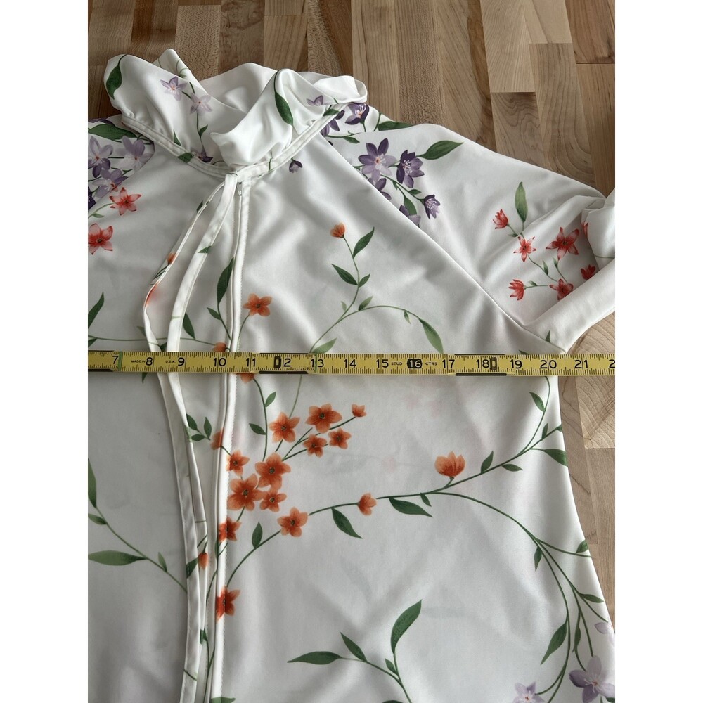 Vintage 60s 70s House Coat Robe Ruffle Neck White Orange Purple Floral Medium - Picture 13 of 15